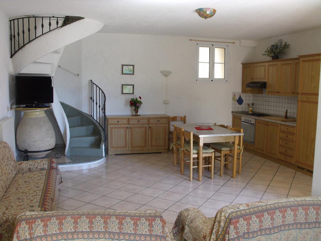 Agriturismo Gli Ulivi Garlenda Habitación foto